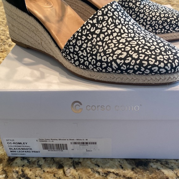 Corso Como super cute and comfortable wedge espadrilles! - Picture 7 of 9